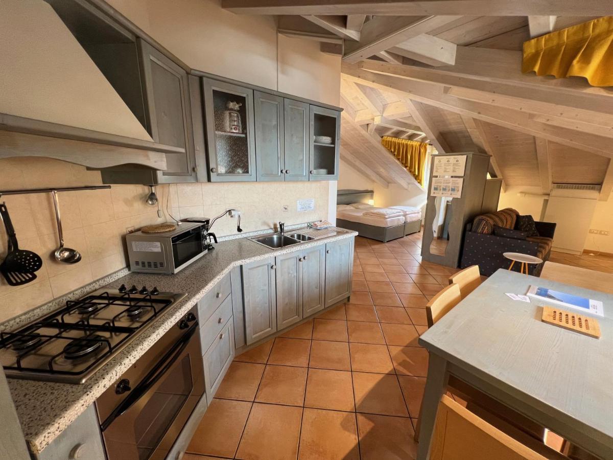 Studio Apartments Baia Azzurra 7 Torbole Sul Garda Dış mekan fotoğraf